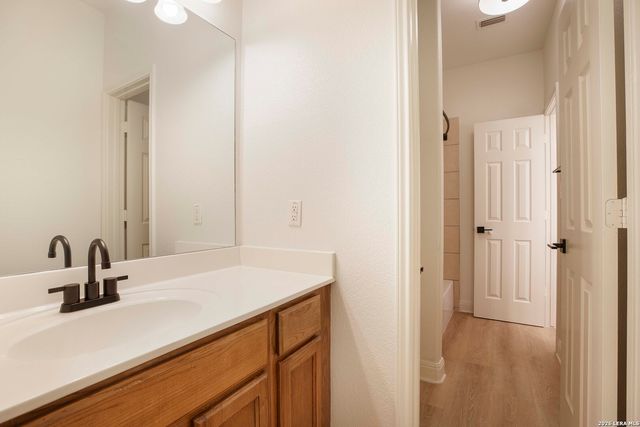 5718 Thunder Oaks, San Antonio, TX 78261