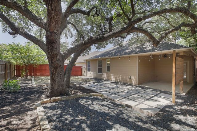 5718 Thunder Oaks, San Antonio, TX 78261