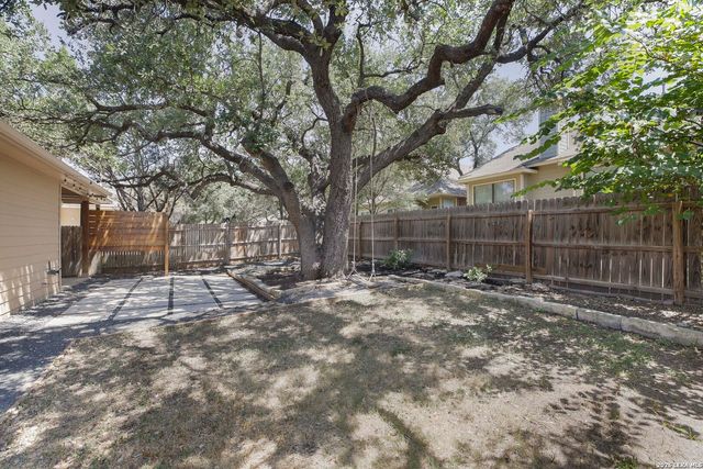 5718 Thunder Oaks, San Antonio, TX 78261