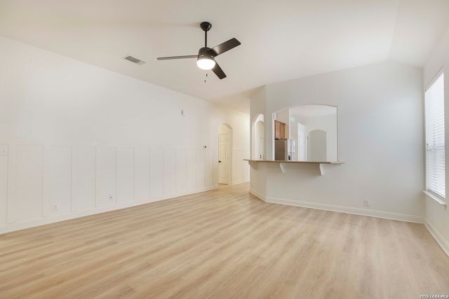 5718 Thunder Oaks, San Antonio, TX 78261