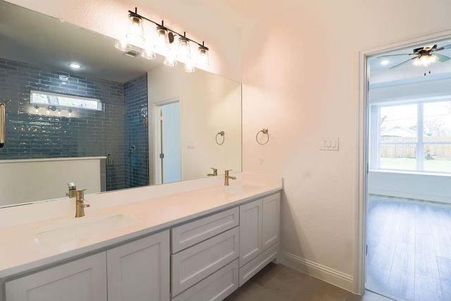 2613 Chestnut Avenue, Fort Worth, TX 76164