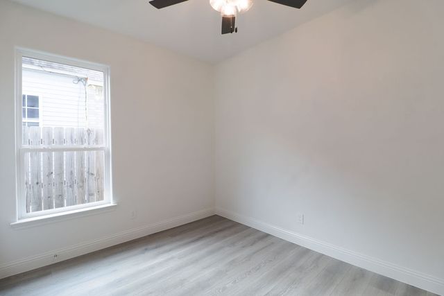 2613 Chestnut Avenue, Fort Worth, TX 76164