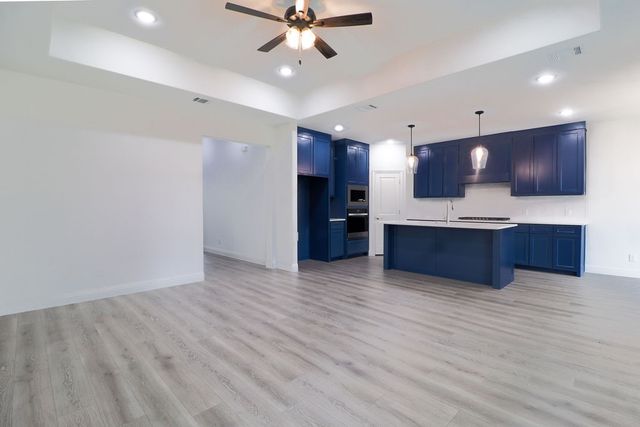 2613 Chestnut Avenue, Fort Worth, TX 76164