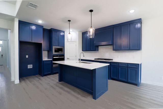 2613 Chestnut Avenue, Fort Worth, TX 76164