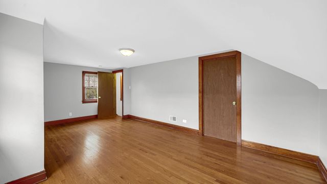 7613 Monroe Avenue, Hammond, IN 46324