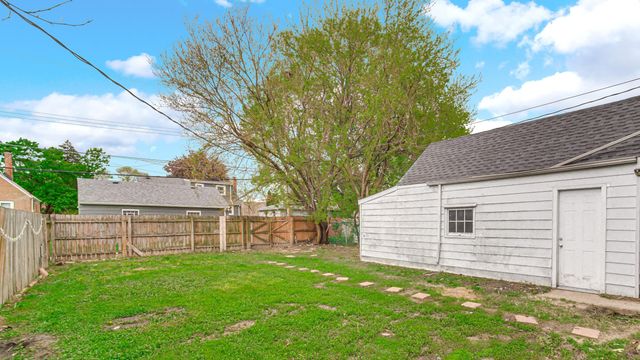 7613 Monroe Avenue, Hammond, IN 46324
