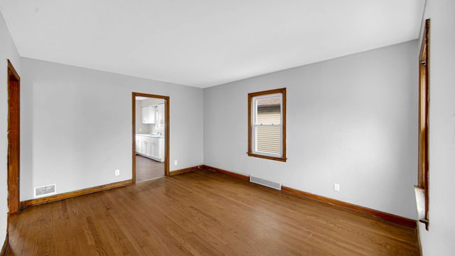 7613 Monroe Avenue, Hammond, IN 46324