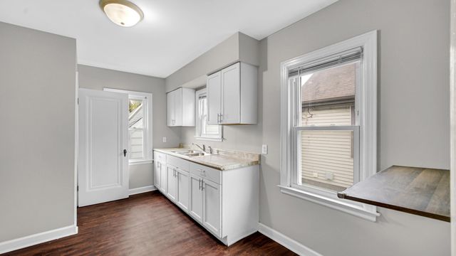 7613 Monroe Avenue, Hammond, IN 46324
