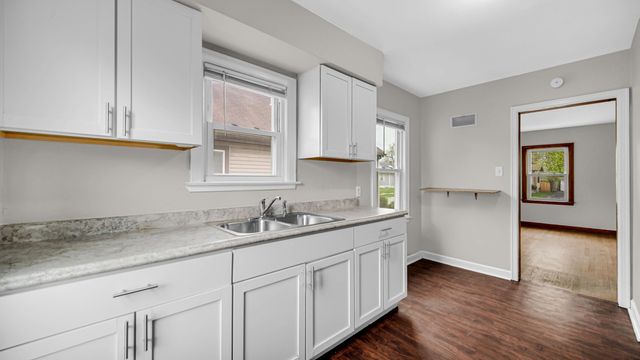 7613 Monroe Avenue, Hammond, IN 46324