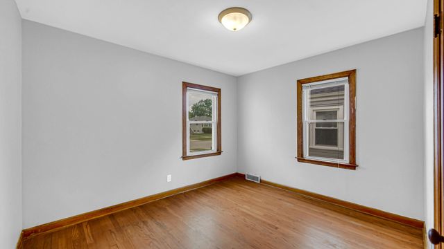 7613 Monroe Avenue, Hammond, IN 46324