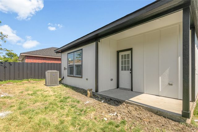 9704 Valley Mills Lane, Dallas, TX 75227