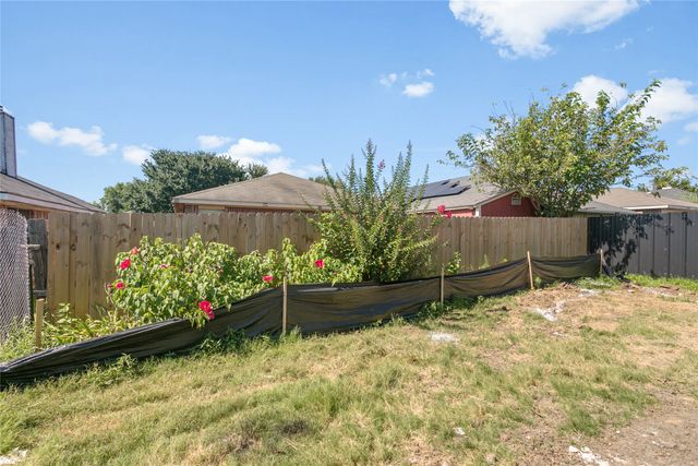 9704 Valley Mills Lane, Dallas, TX 75227