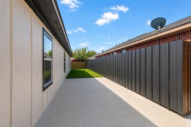 9704 Valley Mills Lane, Dallas, TX 75227