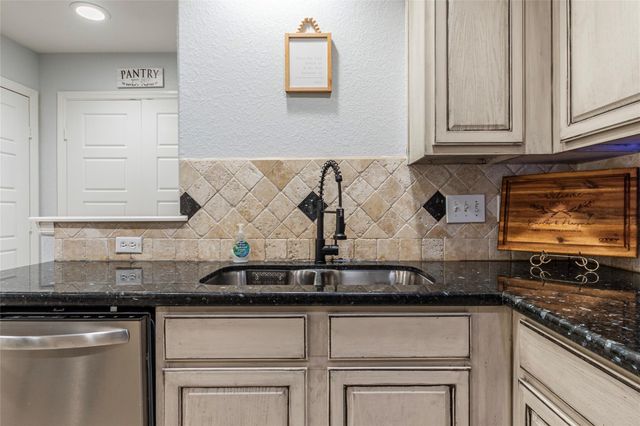 9331 Stoneridge Canyon Lane, Houston, TX 77089