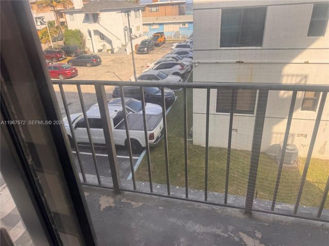 3215 N Ocean Dr 302, Hollywood, FL 33019