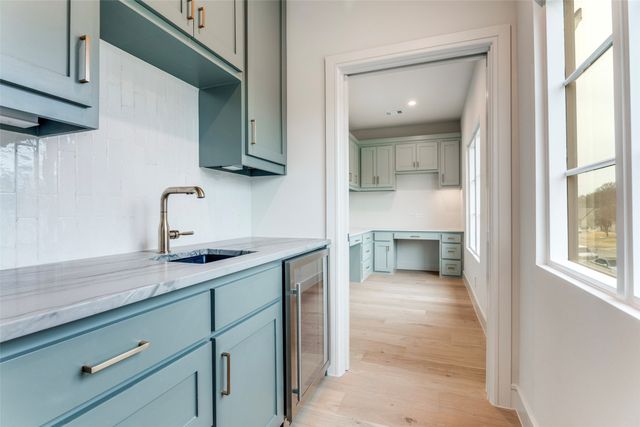 5501 Pershing Avenue, Fort Worth, TX 76107