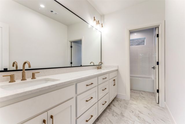 5501 Pershing Avenue, Fort Worth, TX 76107