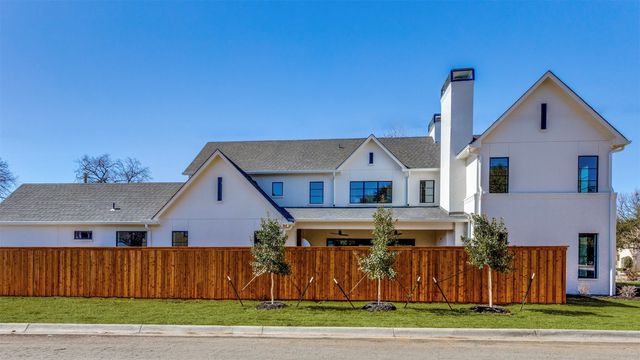 5501 Pershing Avenue, Fort Worth, TX 76107
