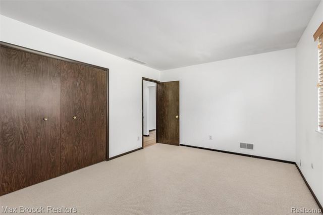 29764 Farmbrook Villa Lane, Southfield, MI 48034