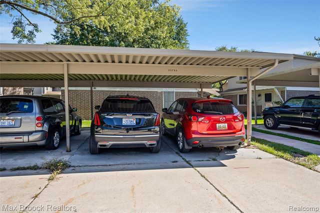 29764 Farmbrook Villa Lane, Southfield, MI 48034