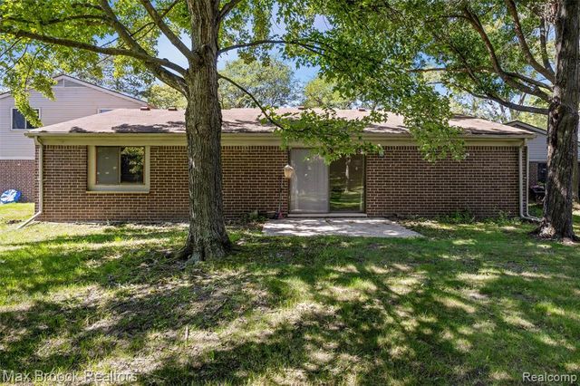 29764 Farmbrook Villa Lane, Southfield, MI 48034