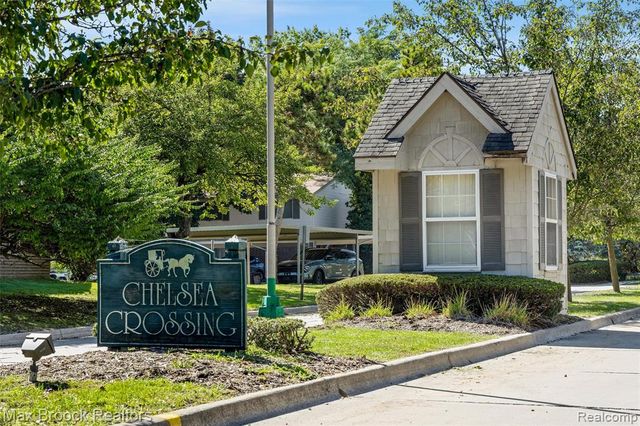 29764 Farmbrook Villa Lane, Southfield, MI 48034