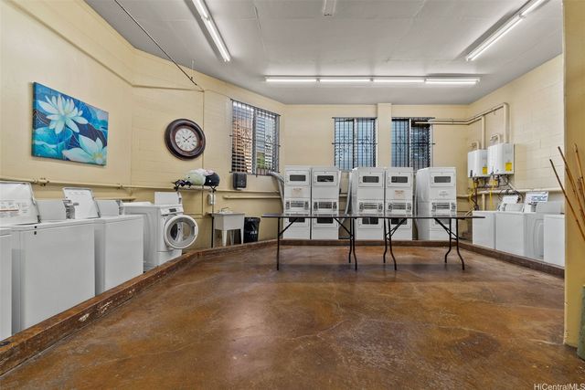 1031 Maunaihi Place 401, Honolulu, HI 96822