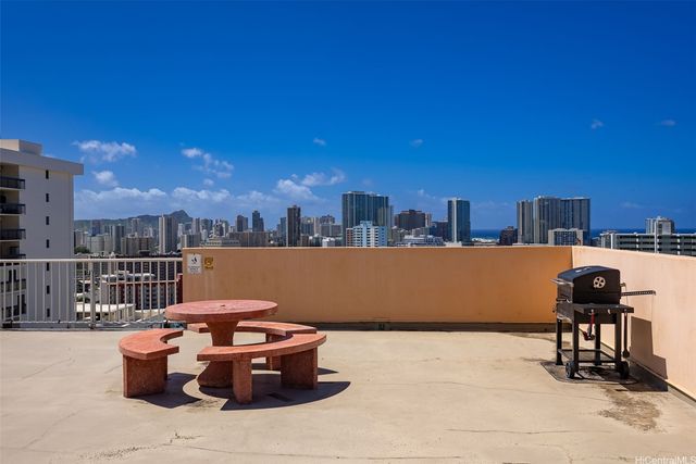 1031 Maunaihi Place 401, Honolulu, HI 96822
