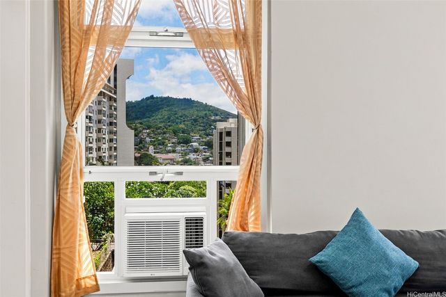 1031 Maunaihi Place 401, Honolulu, HI 96822
