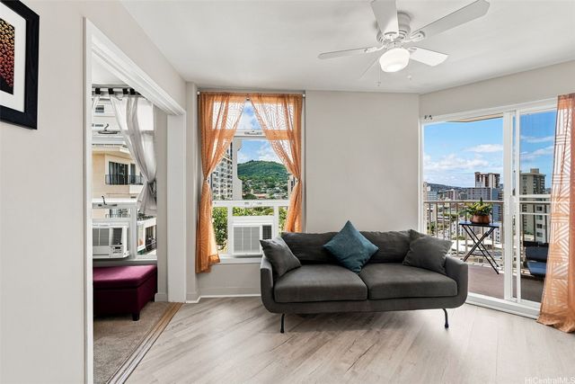 1031 Maunaihi Place 401, Honolulu, HI 96822