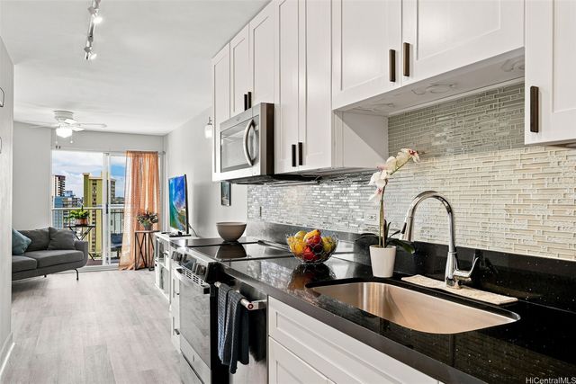 1031 Maunaihi Place 401, Honolulu, HI 96822