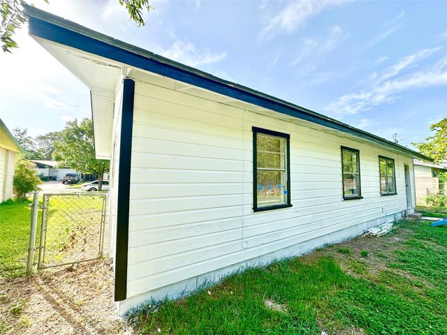 4901 York Hill DR, Austin, TX 78723