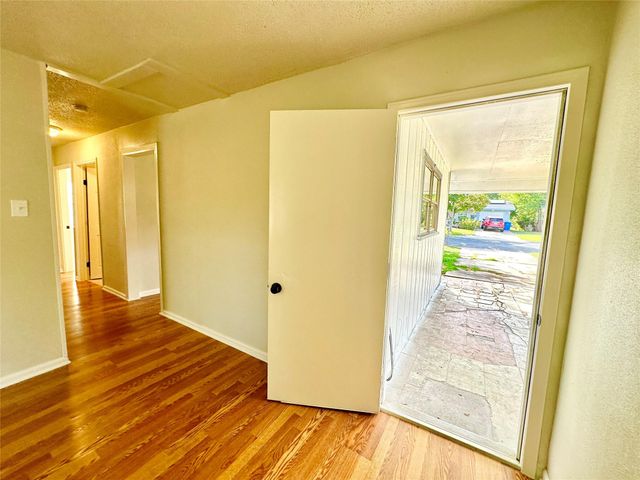 4901 York Hill DR, Austin, TX 78723