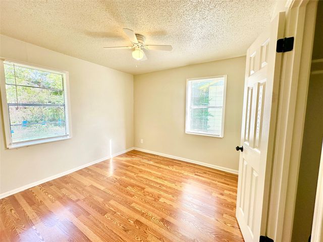 4901 York Hill DR, Austin, TX 78723