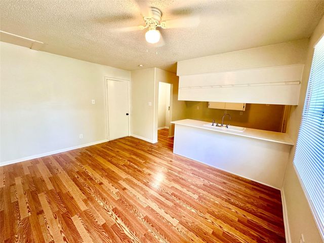 4901 York Hill DR, Austin, TX 78723