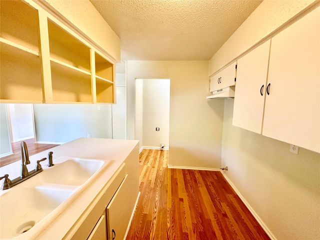 4901 York Hill DR, Austin, TX 78723