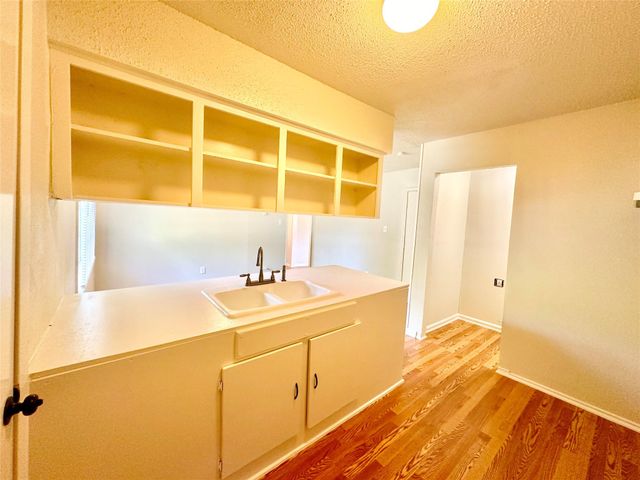 4901 York Hill DR, Austin, TX 78723
