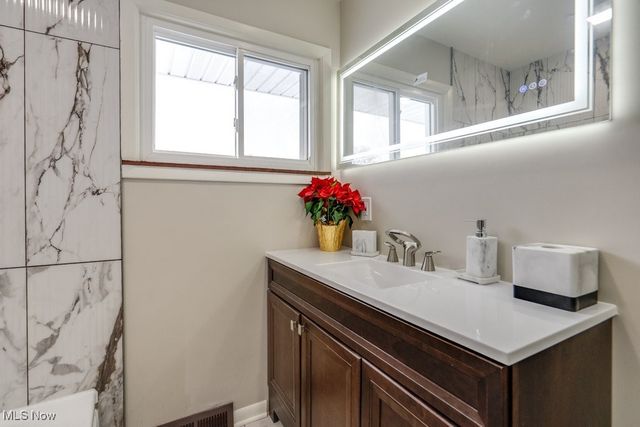 4485 Longleaf Road, Warrensville Heights, OH 44128