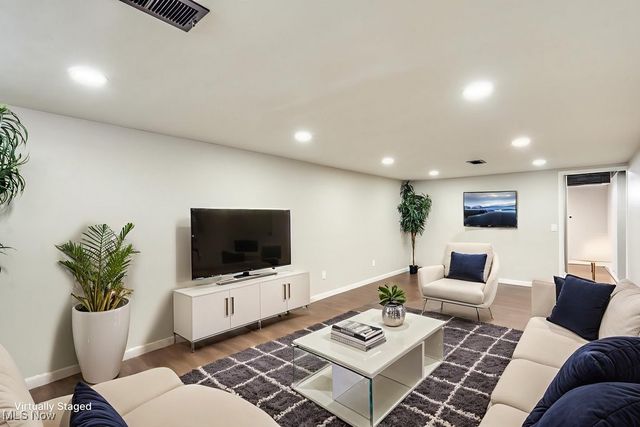 4485 Longleaf Road, Warrensville Heights, OH 44128