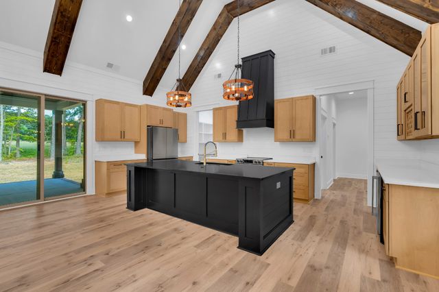 453 Dogwood Ln, Manchester, TN 37355