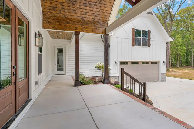 453 Dogwood Ln, Manchester, TN 37355