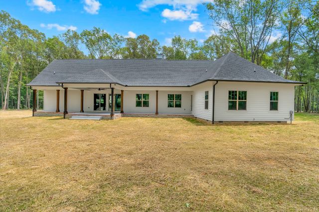 453 Dogwood Ln, Manchester, TN 37355