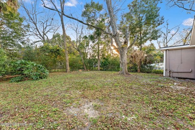 2150 MOREHOUSE Road, Jacksonville, FL 32209