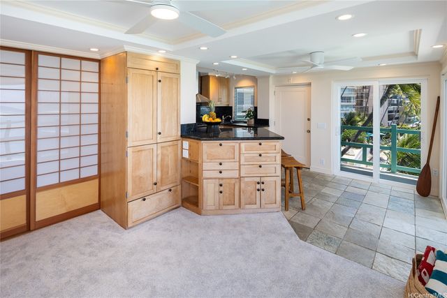 2957 Kalakaua Avenue 418, Honolulu, HI 96815