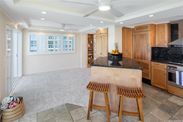 2957 Kalakaua Avenue 418, Honolulu, HI 96815
