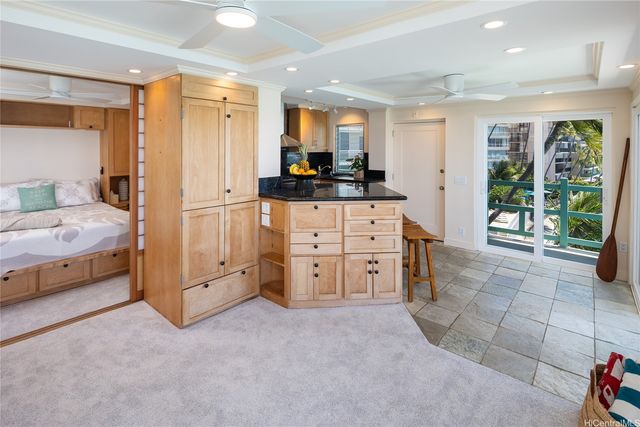 2957 Kalakaua Avenue 418, Honolulu, HI 96815