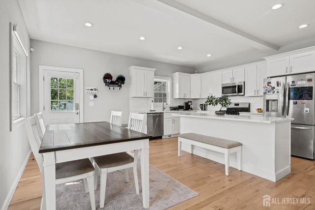 13 Albany Street, Edison, NJ 08837