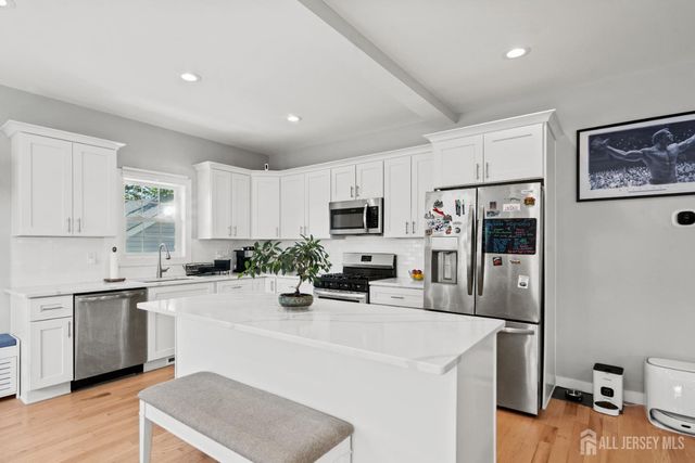 13 Albany Street, Edison, NJ 08837