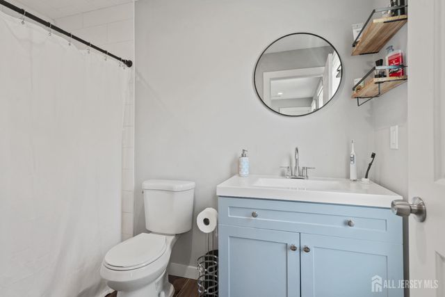 13 Albany Street, Edison, NJ 08837