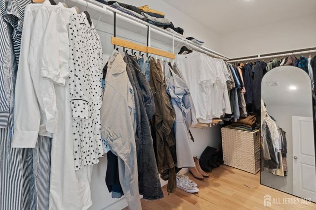 13 Albany Street, Edison, NJ 08837